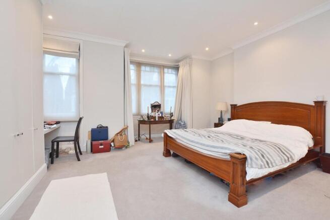 18'6 First Floor Master Bedroom Suite