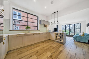 15, Lake Avenue, Bromley BR1 4EN