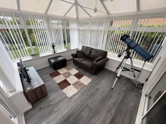 4 bed Detached for sale Image 8
