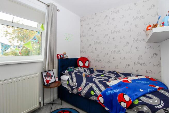 4 bed Detached for sale Image 11