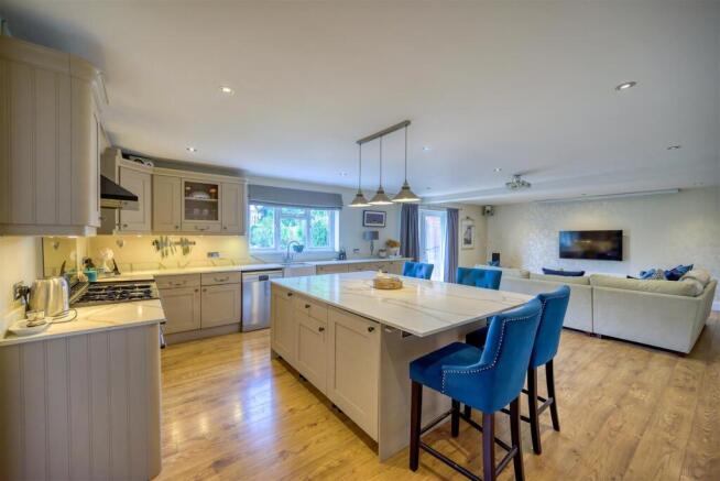 5 Wood Lane - Internal (8 of 24).jpg