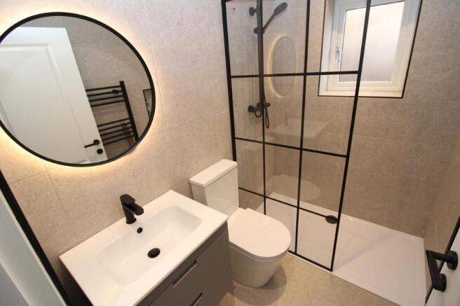 4 bed Detached for sale Image 10