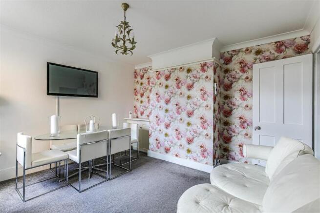 6 Dining Room.jpg