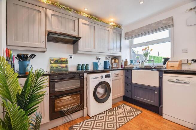 2 bed End of Terrace for sale Image 2