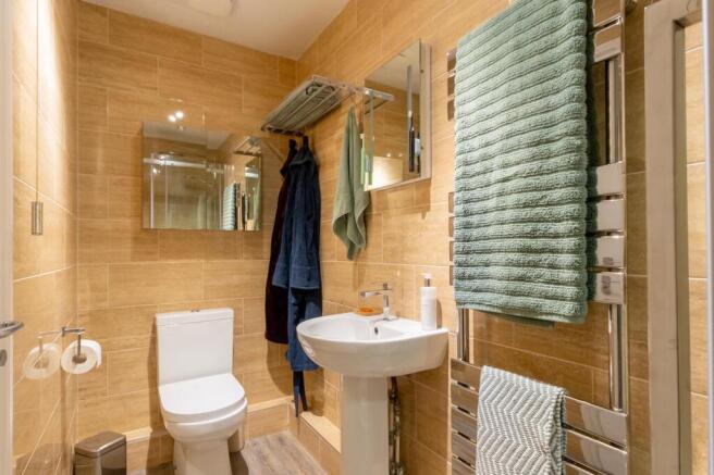 1P1CWD - Ensuite A.jpg
