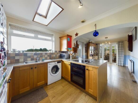 Kitchen: