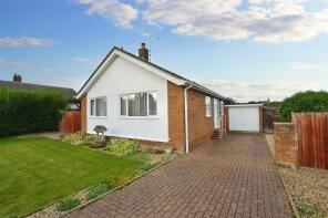 4, Pine Walk, Weybourne NR25 7HJ