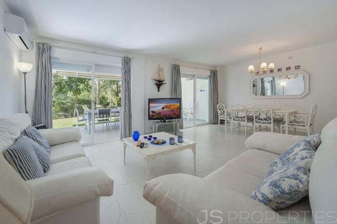 Beautiful ground-floor apartment in the Bellresguard complex