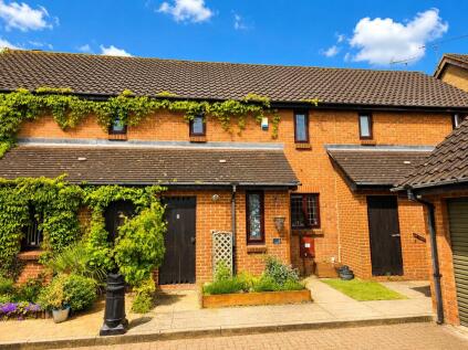 Bristol Close, Rayleigh, Essex, SS6