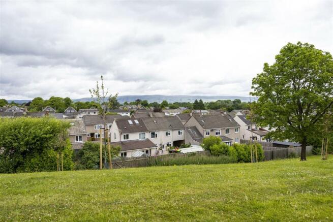35_ANNE_CRESCENT_LENZIE_010.JPG