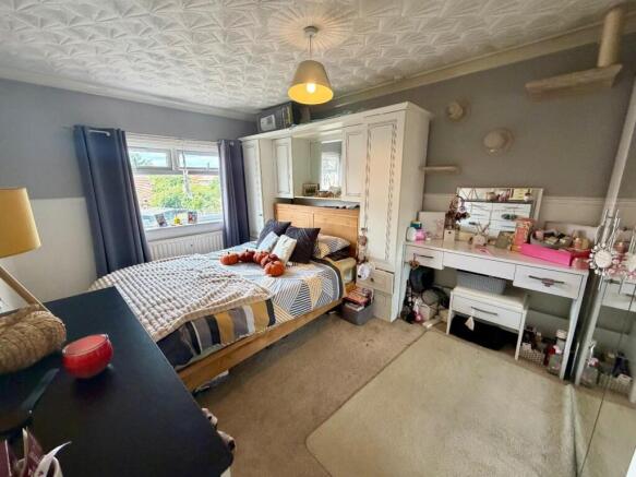 3 bed Semi-Detached for sale Image 5