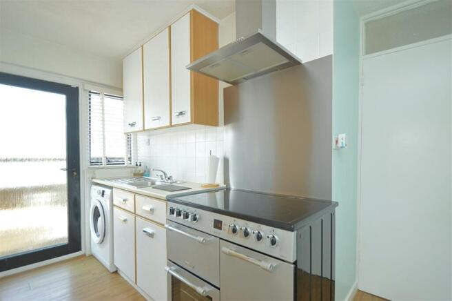 Kitchen3.jpg
