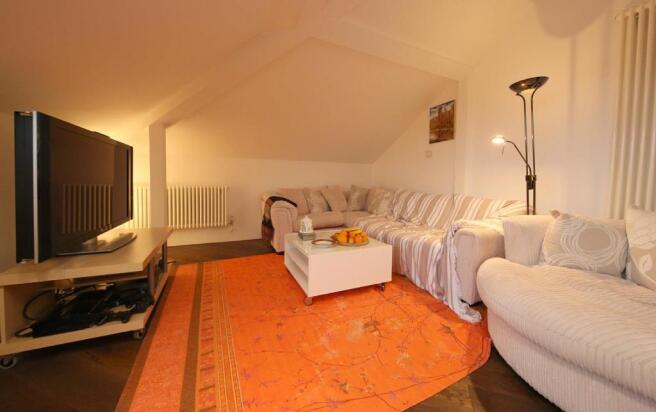 11 Vicarage Mews 212