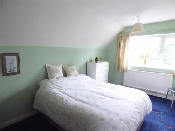 BEDROOM 2