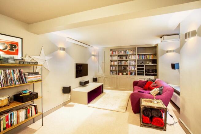 Airly House 28801...