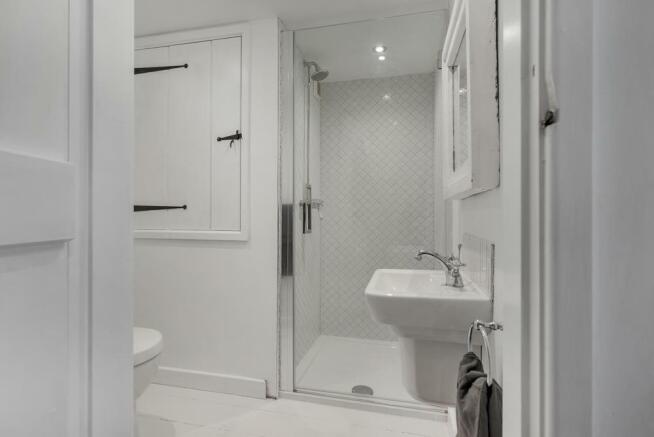 SHOWER ROOM