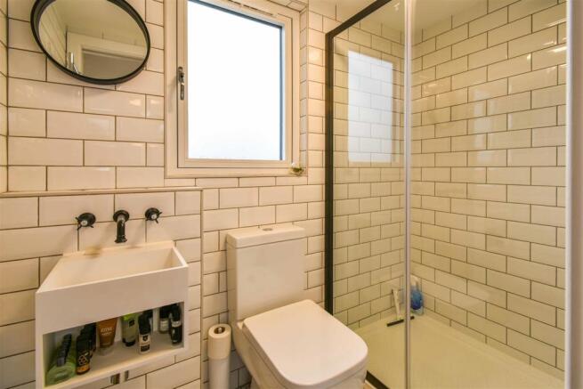ensuite.JPG