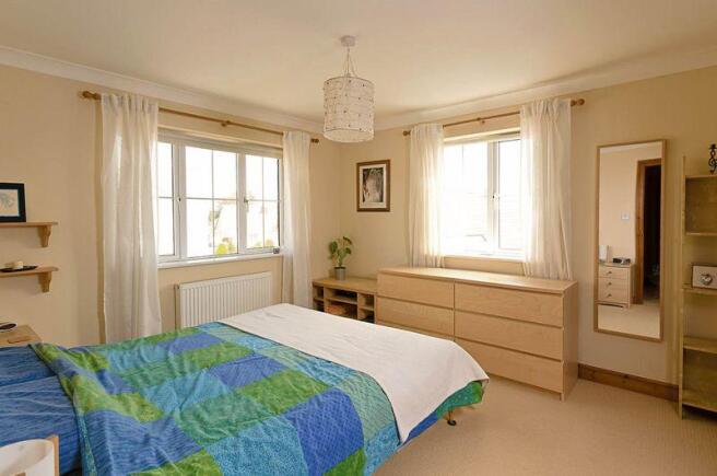 Bedroom 2 (Mas...