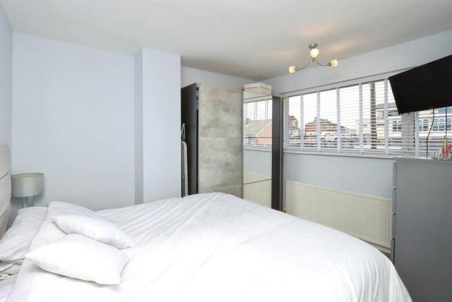3 bed Semi-Detached for sale Image 11