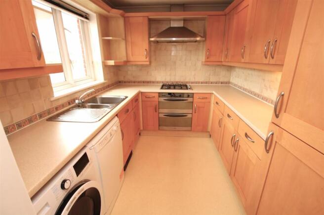 Kitchen 1.JPG