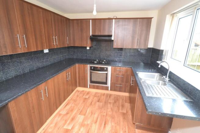 FITTED KITCHEN