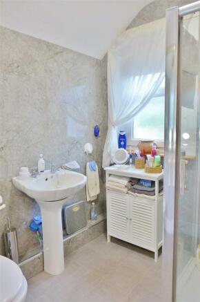 Family Showerroom .JPG