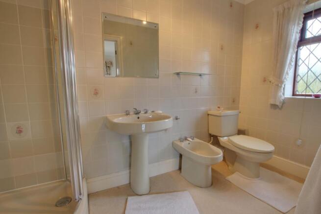 EN SUITE