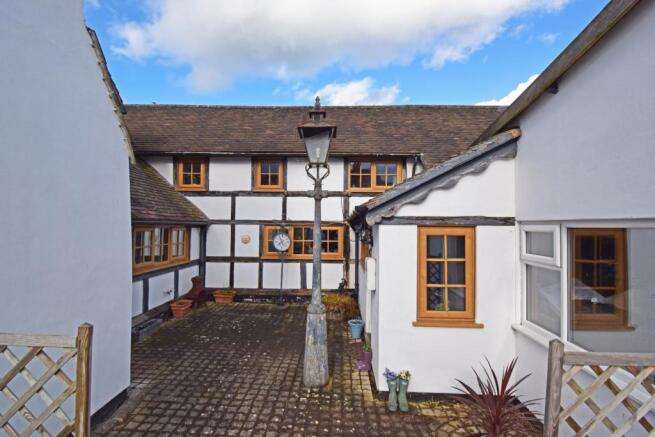 Greensleeves, front courtyard new.jpg