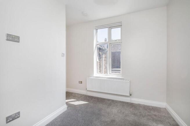2 bed Terraced to rent Image 10