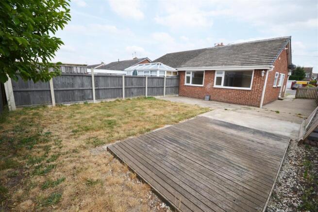 2 bed Semi-Detached Bungalow for sale Image 9