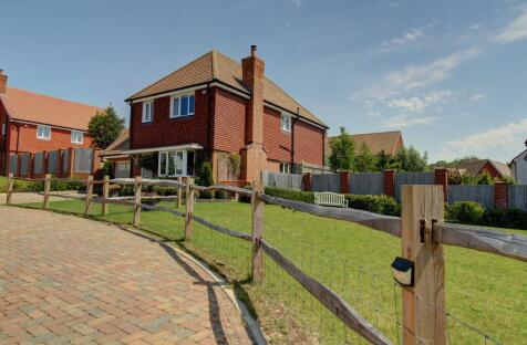 Hoadley Avenue, Burgess Hill, RH15