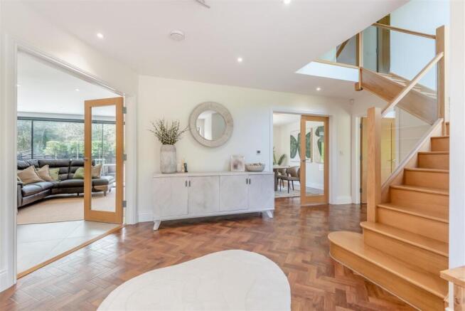 8679002-interior14.jpg
