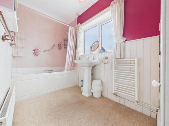 3 bed Detached for sale Image 11