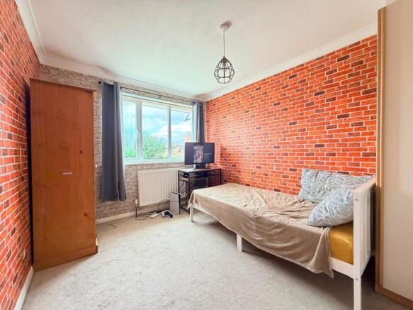 3 bed Semi-Detached for sale Image 11