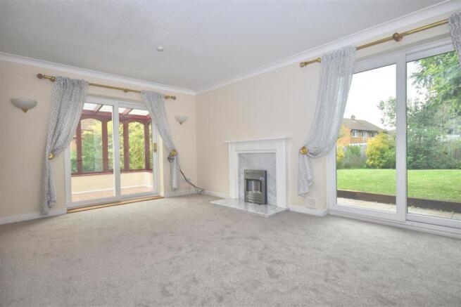 Sitting room 1.jpg