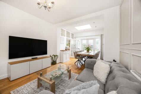 Easternville Gardens, Ilford, London, IG2