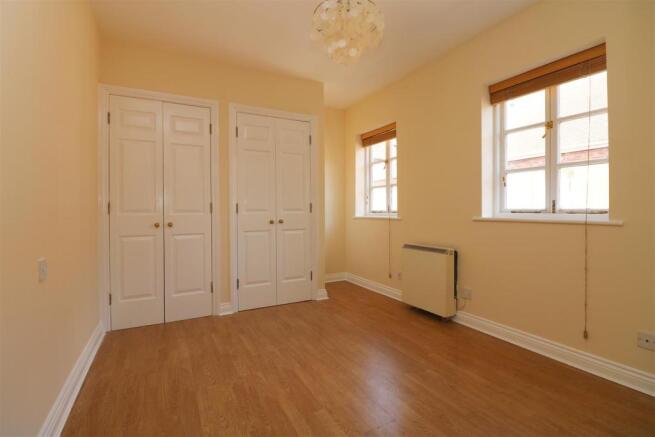 BEDROOM 1: