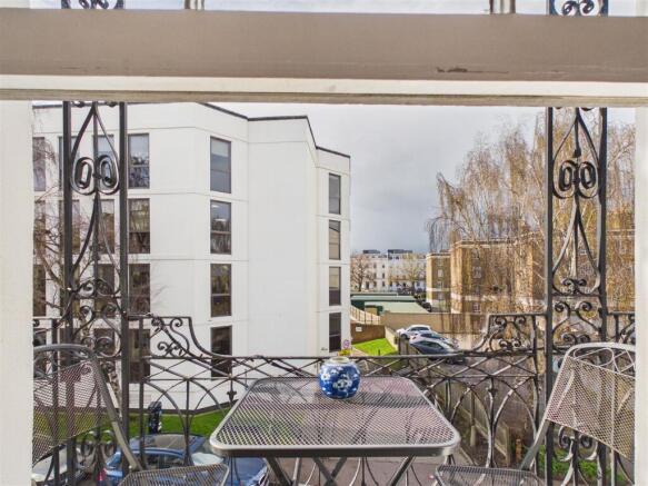 1-bed-central-cheltenham6.jpg