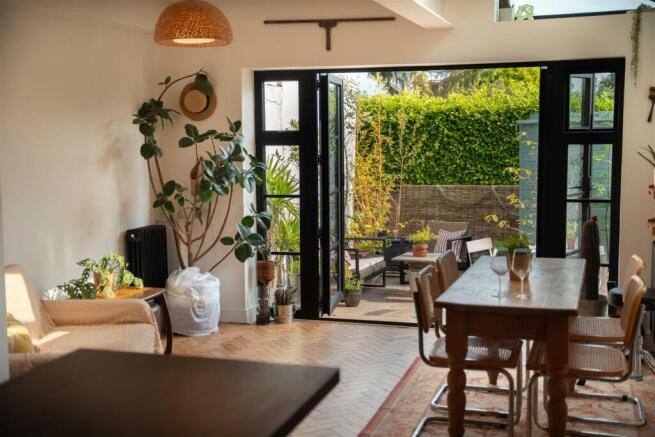 2 bed Terraced for sale Image 8