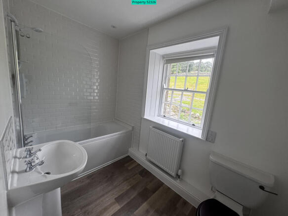 4 bed Detached to rent Image 5