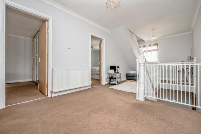 7 bed Semi-Detached for sale Image 9
