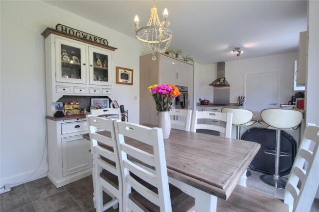 4 bed Detached for sale Image 7