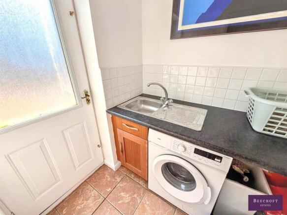 4 bed Detached for sale Image 6
