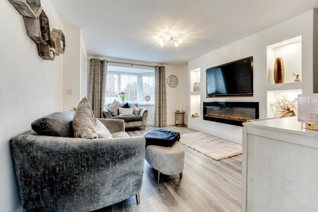 21 Forbes Drive, Oakley Vale-3.jpg