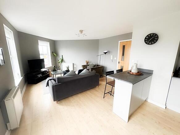 Open Plan Lounge/ Kitchen