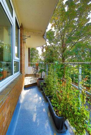 1 Hillside Ct. 2166.jpg
