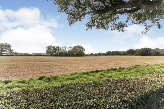 Rear Countryside Vie