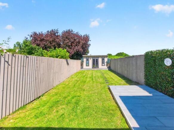 3 bed Terraced for sale Image 9
