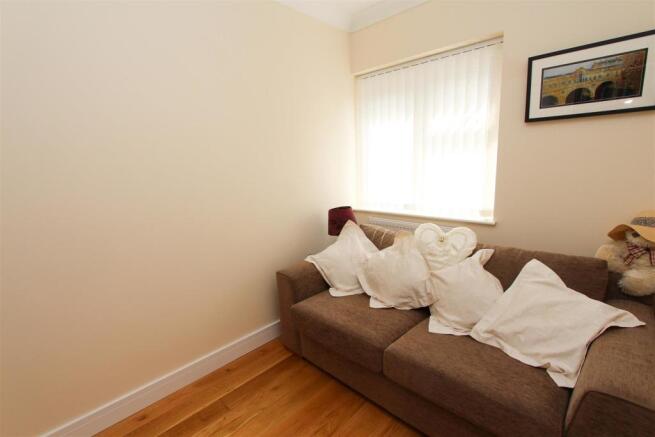 BEDROOM2.jpg