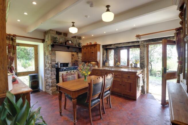 7 bed Farm House for sale Image 7